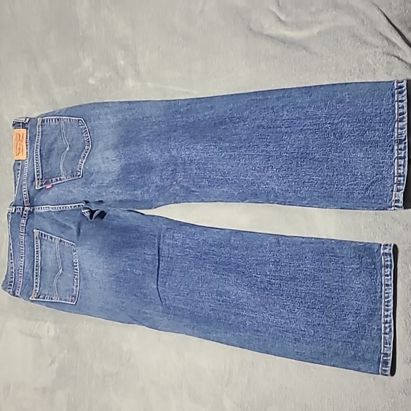 Levi's Jeans - Picture 2 of 5